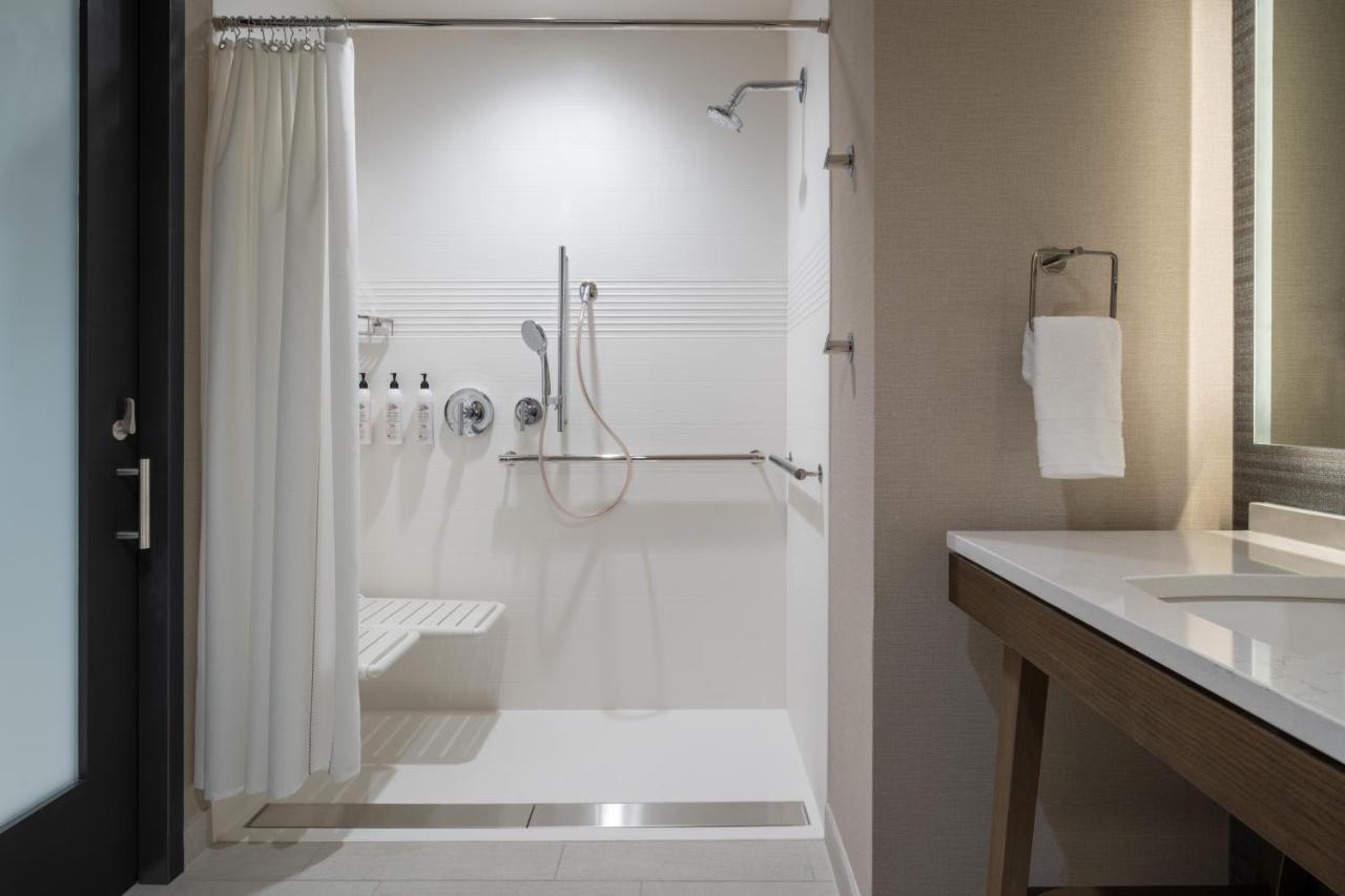 Delta Hotels By Marriott Wichita Falls Convention Center Eksteriør bilde